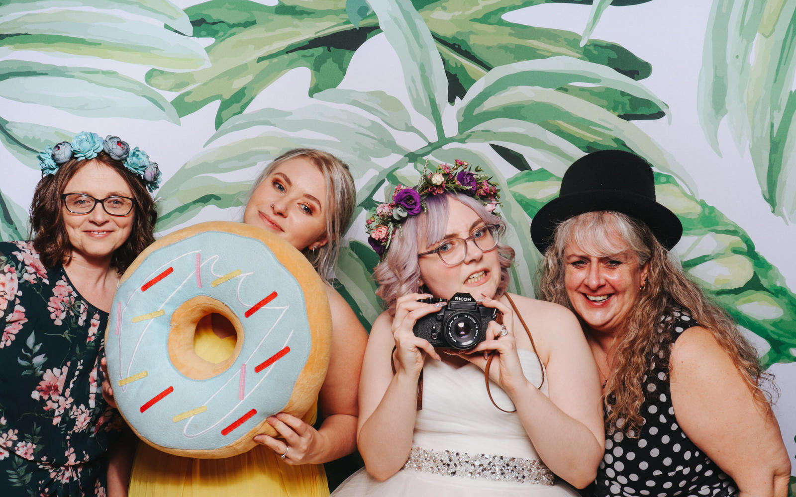 Flash Fox Real Wedding Kingscote Barn Tetbury luxury photo booth