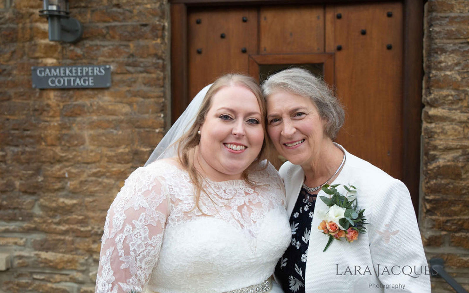 Posey Rose Florist Real Wedding: The Hare & Hounds, Tetbury