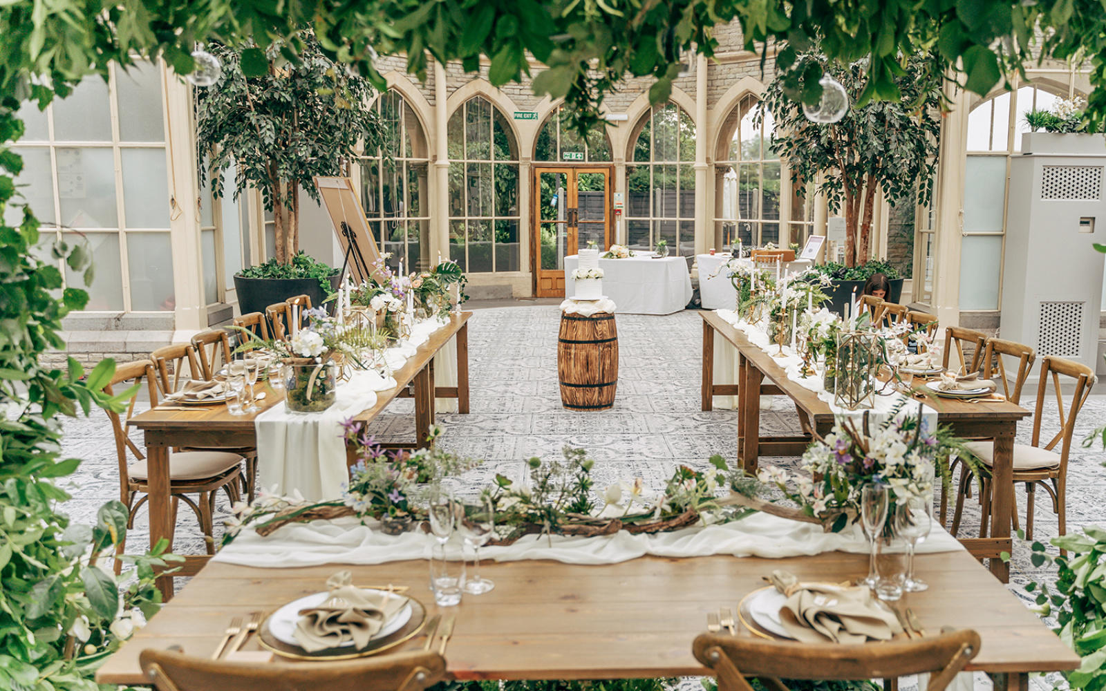 De&#039;Vere Tortworth Court Styled Shoot