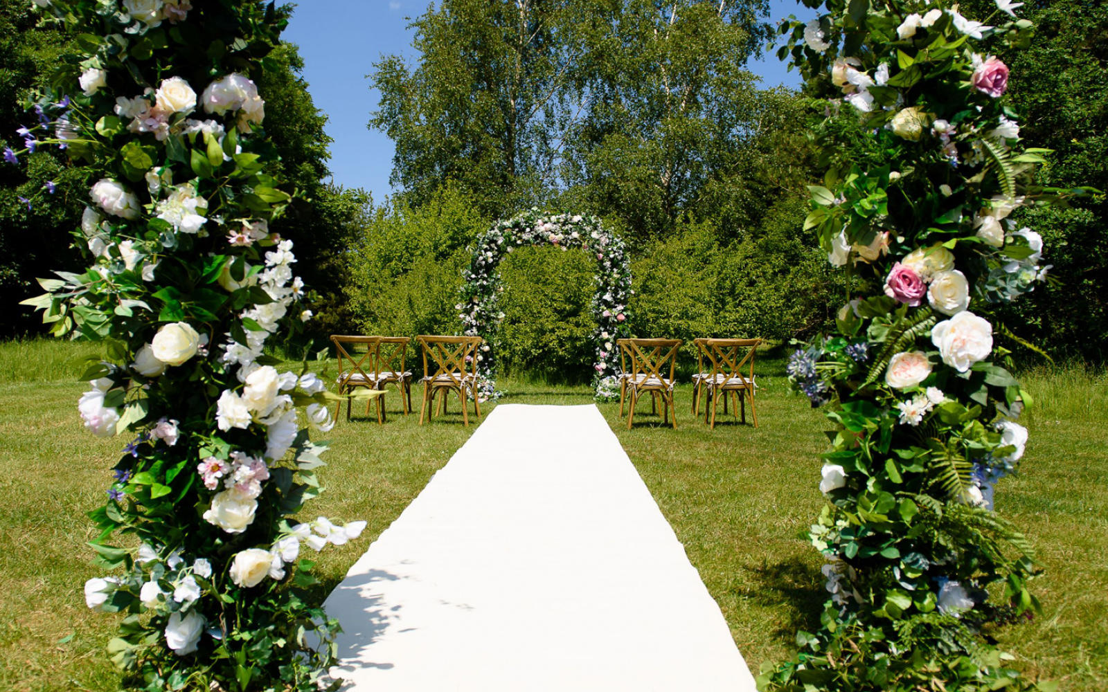 Wrag Barn intimate small outdoor wedding ceremony venue English country garden Highworth Wiltshire