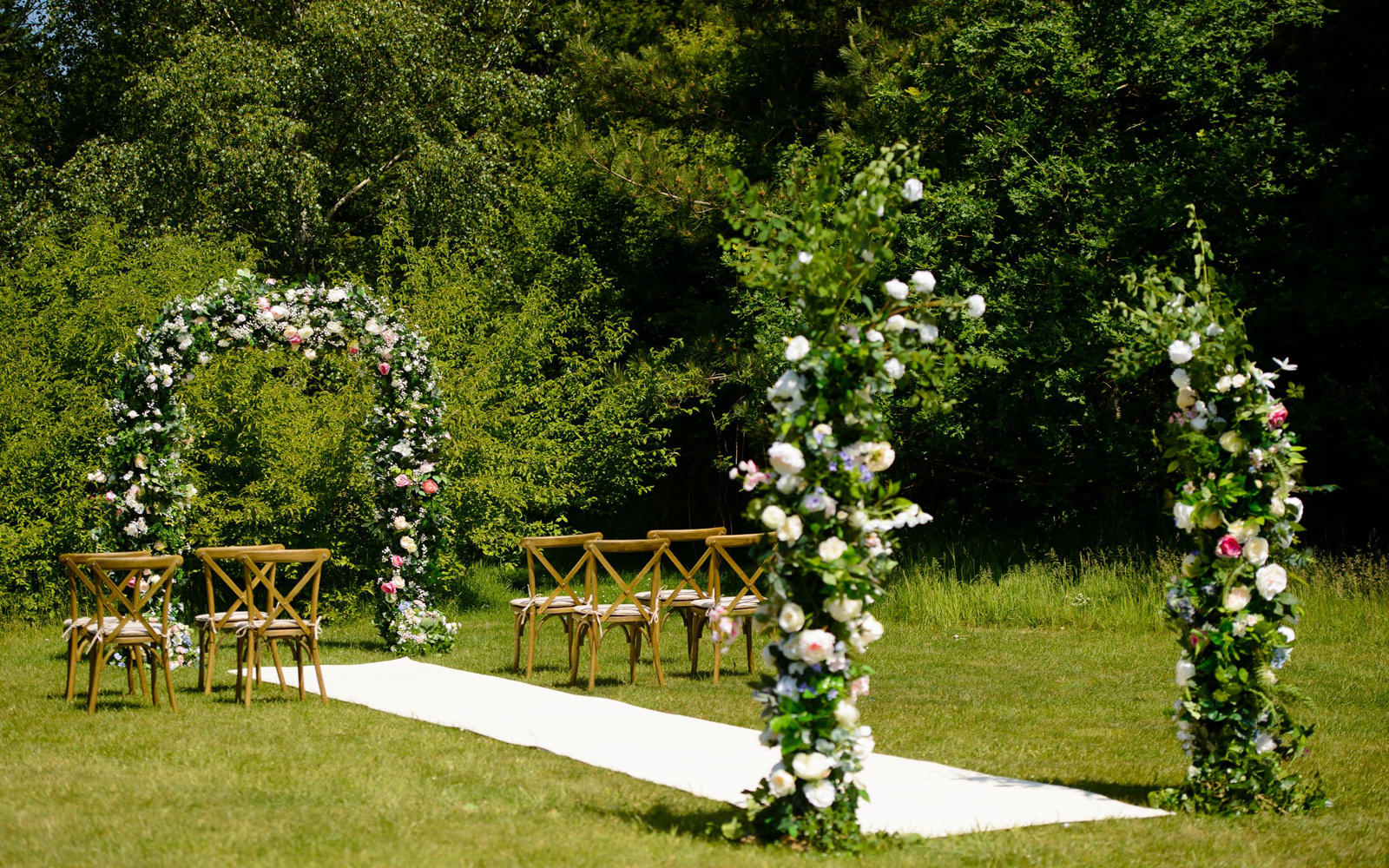 Wrag Barn intimate small outdoor wedding ceremony venue English country garden Highworth Wiltshire