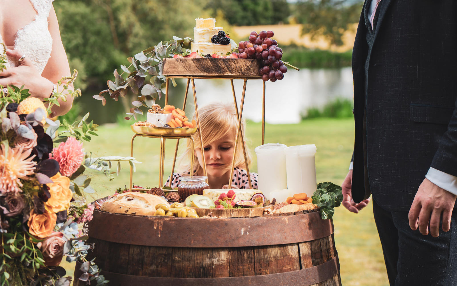 Posey Rose florist styled shoot Maisemore Lakes Gloucestershire Cotswolds wedding venue