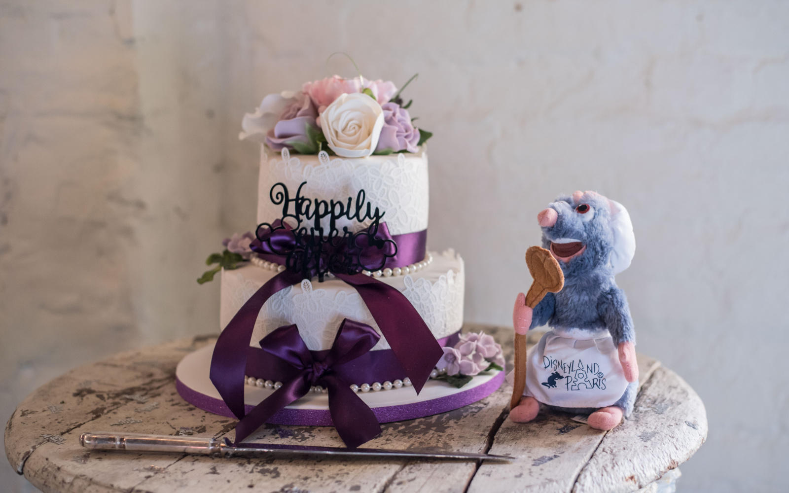 Zara Rowlands Photography intimate wedding coronavirus wedding cake