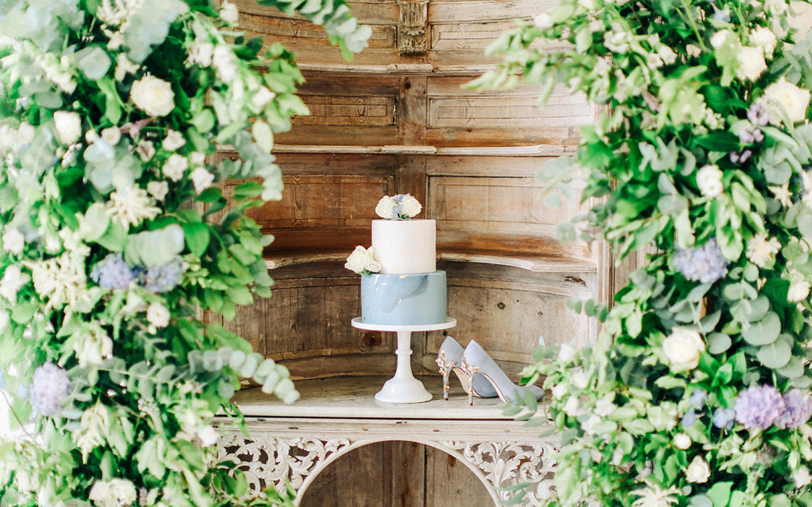 Styled Shoot Hamswell House Bath Whitewed Directory Approved Cake Designer Bella Cakes by Sharon Enchanted Fairytale Wedding Dusky Blue Marble two tier cake