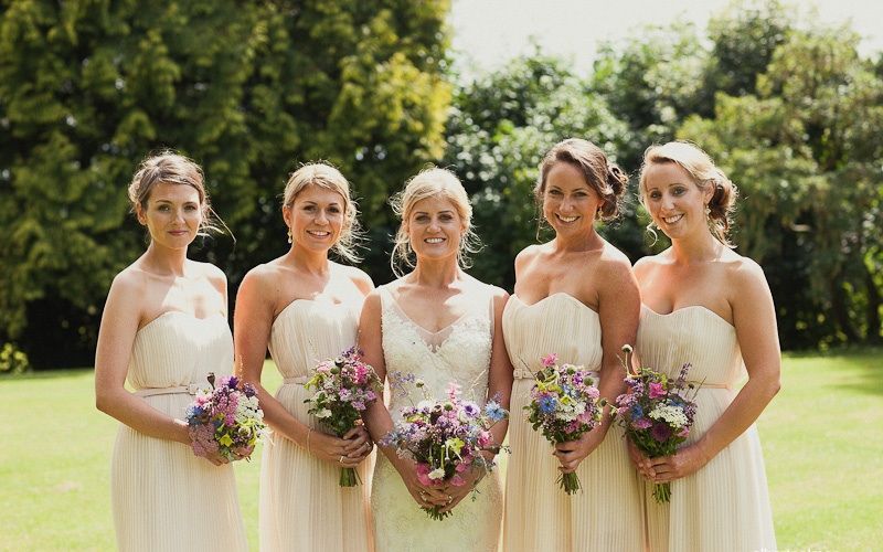 Find Beauticians, Hair Stylists and MUA's on The Whitewed Directory