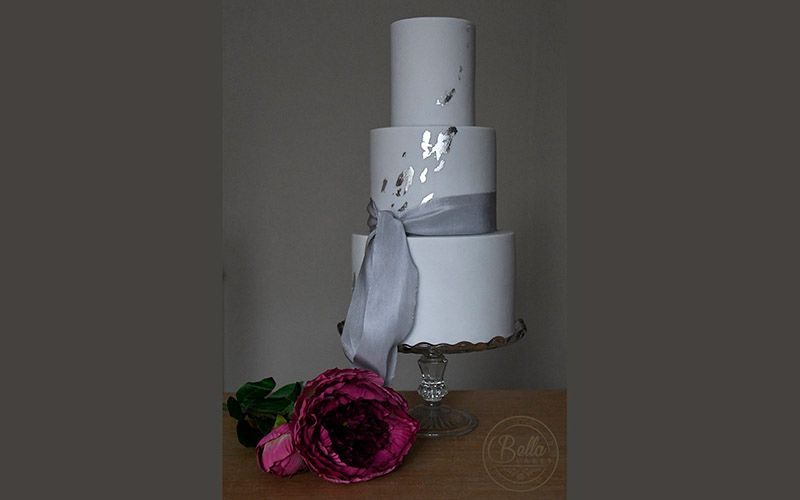 Whitewed Approved Wedding Cake designer Bella Cakes by Sharon Swindon Wiltshire contemporary silver edible paint sharp edges