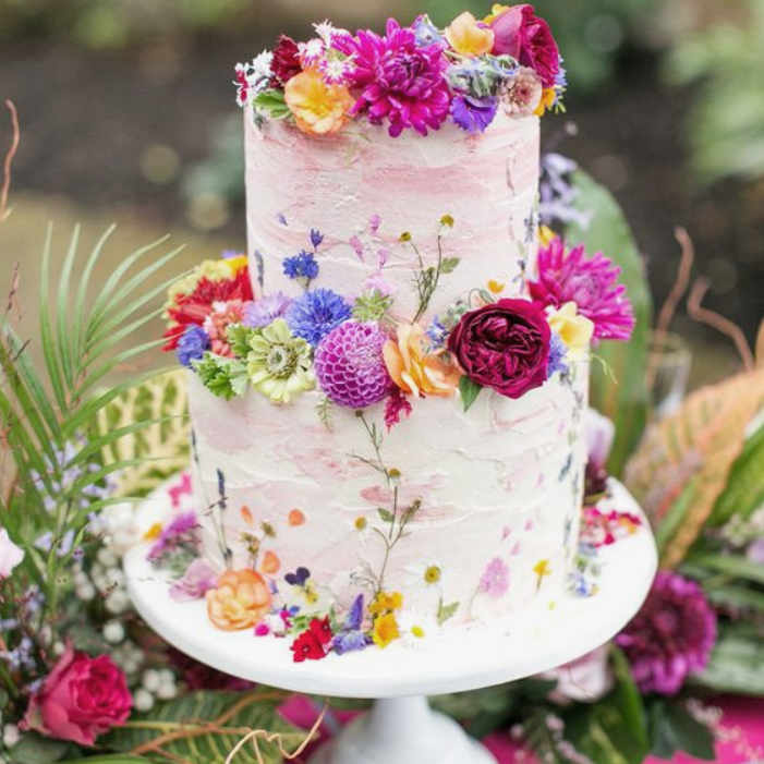 The Whitewed Directory from the professionals blog wedding trends for 2020 and beyond cake bridal gown food flowers Bella Cakes by Sharon Swindon Hibiscus & Hodge Flowers Devizes My Eden Cotswolds Hey Pesto Catering Gloucestershire real flowers and foliage on wedding cake