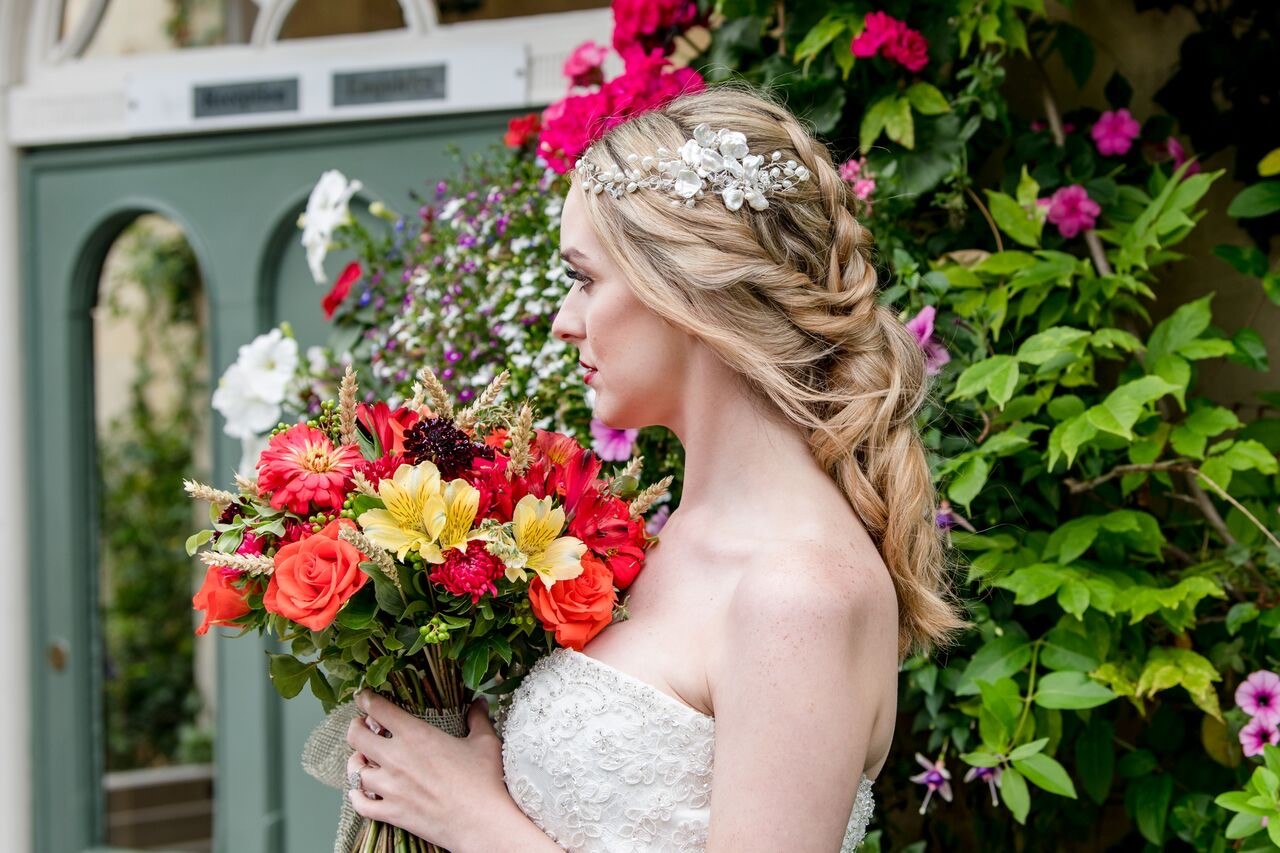 January supplier of the month Whitewed directory blog Vik's Hairdressing Swindon Wiltshire Gloucestershire Cotswold mobile hairdresser wedding hair stylist bridal beautiful bridal bouquet colourful 