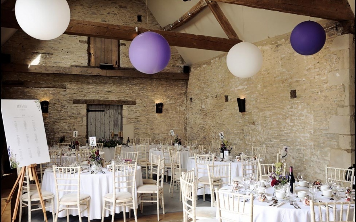 Wedding Venue: Oxleaze Barn, Lechlade, Gloucestershire 